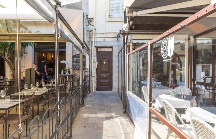 Appartement Authentique Situe En Plein Centre D'Antibes Esterno foto