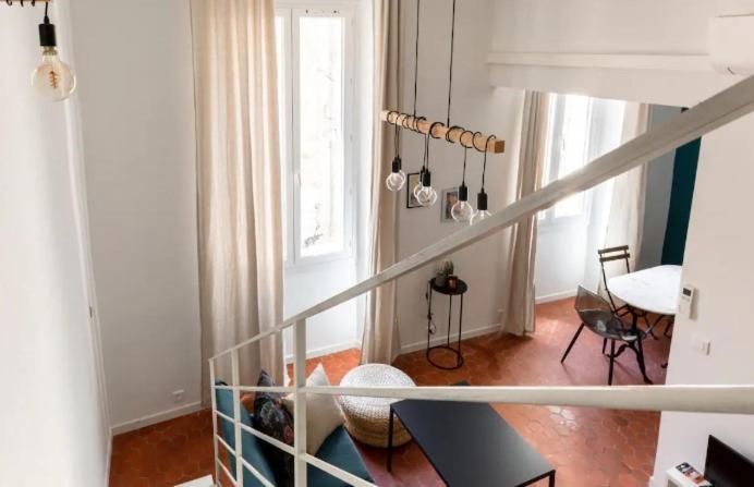 Appartement Authentique Situe En Plein Centre D'Antibes Esterno foto