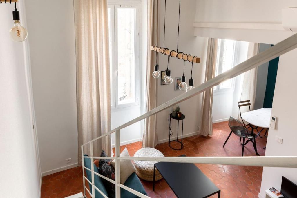 Appartement Authentique Situe En Plein Centre D'Antibes Esterno foto